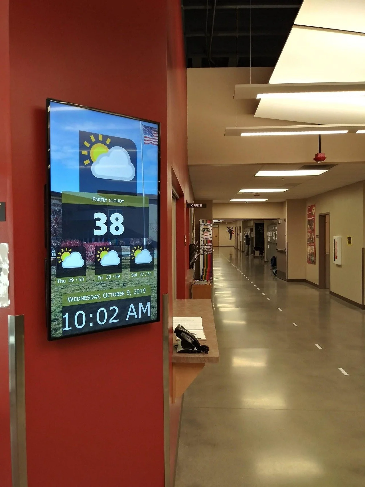 digital signage for schools